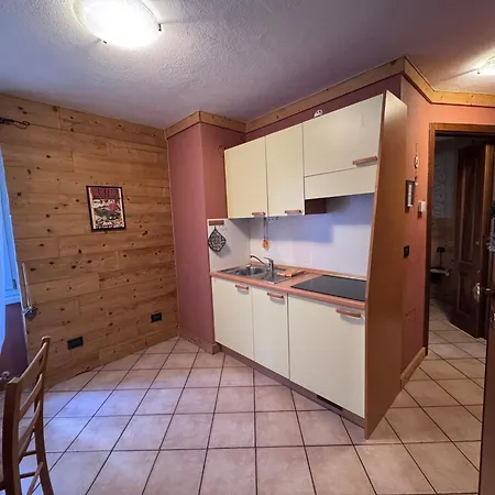 アパート Reve En アオスタ